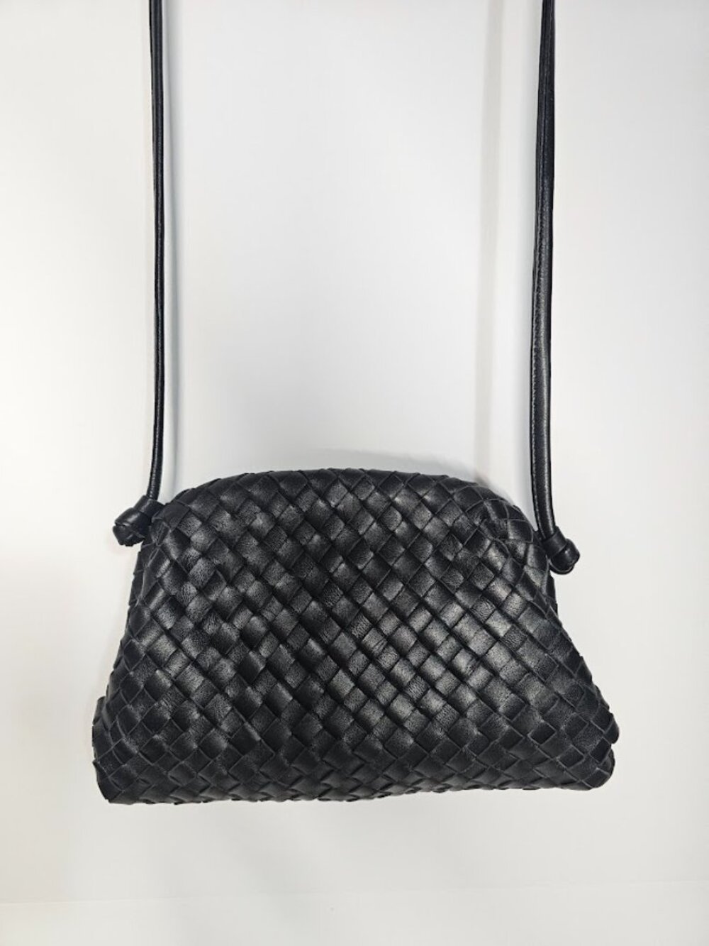 Qunice Black Italian Leather Handwoven Pouch Crossbody Clutch Bag - Picture 2 of 5